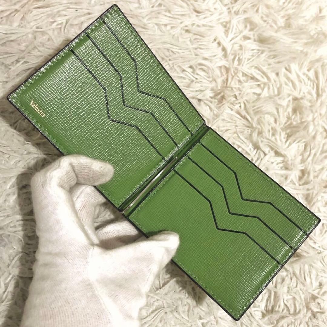 未使用✨ヴァレクストラ　 マネークリップ 二つ折り財布 カードケース グリーン
