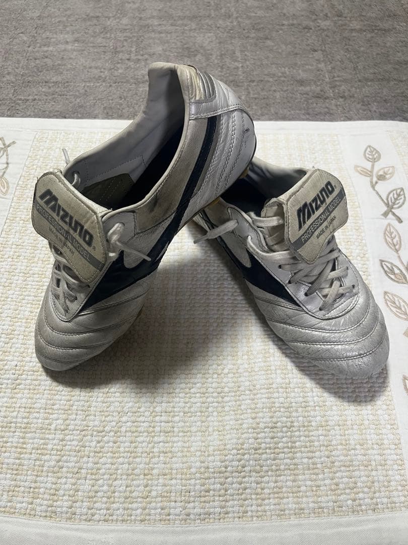 ミズノモレリア 25周年モデル　25.5センチ