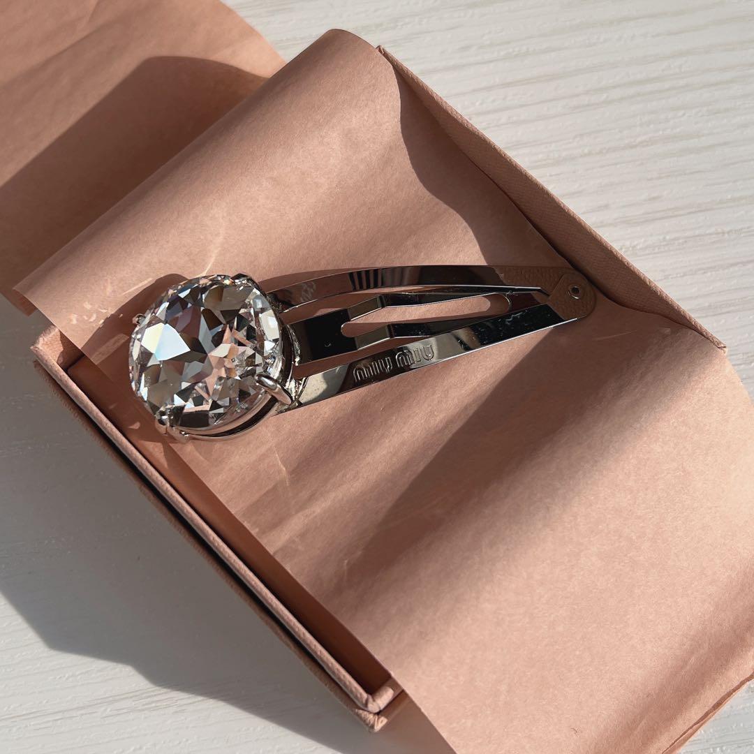 『miumiu』クリスタルヘアクリップ