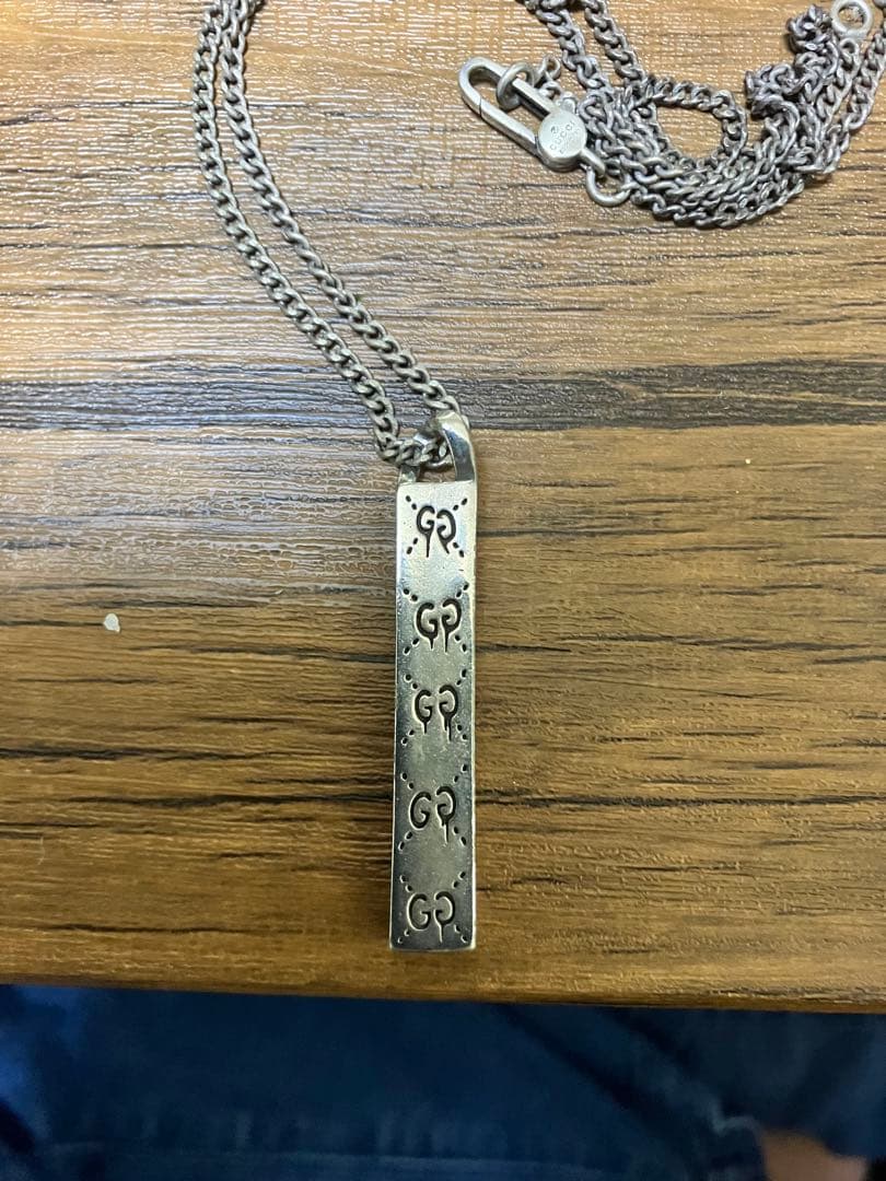 シルバー ロゴ入りネックレス ポーチ付き