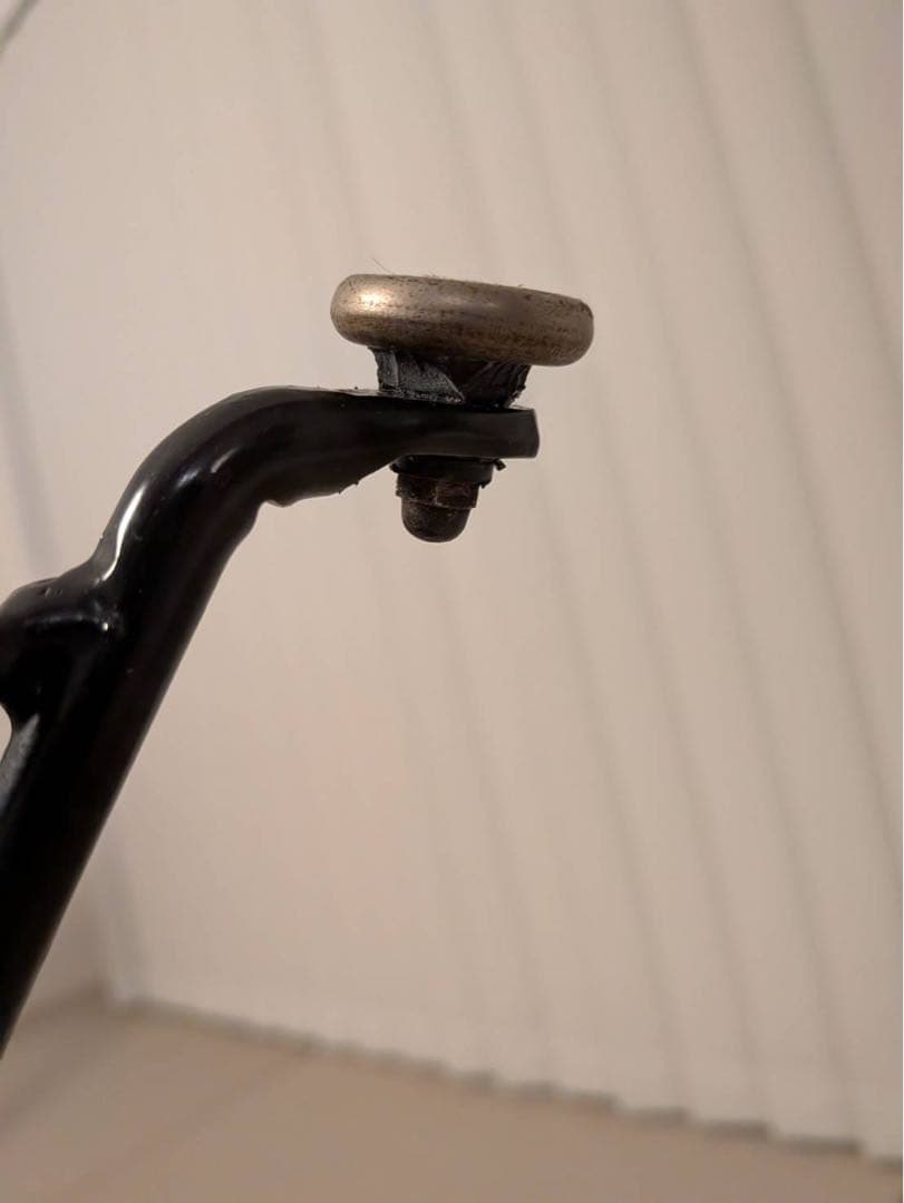 MODERNICA イームズ アームシェルチェア エッフェルベース