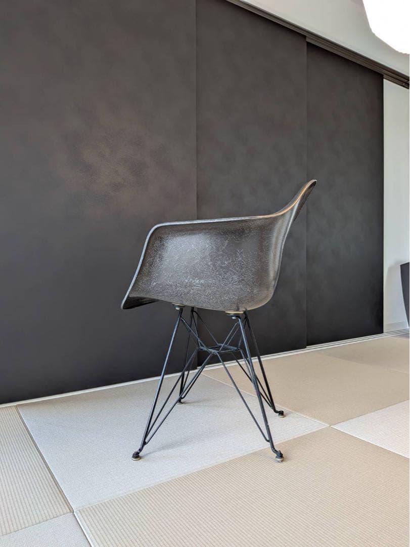 MODERNICA イームズ アームシェルチェア エッフェルベース