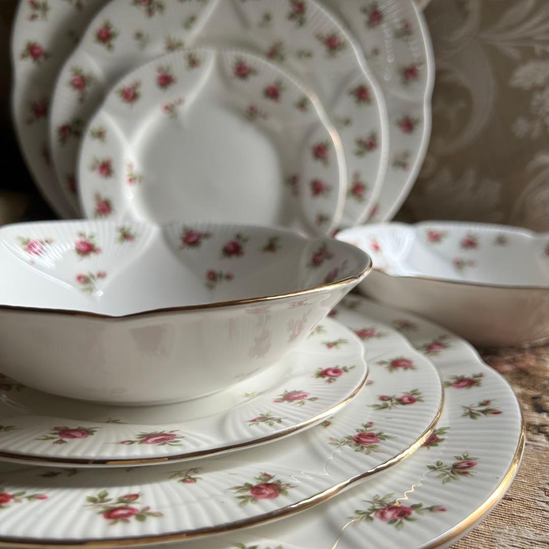 希少♡英国製 Rosalie可憐な花びら皿のフルセット8枚