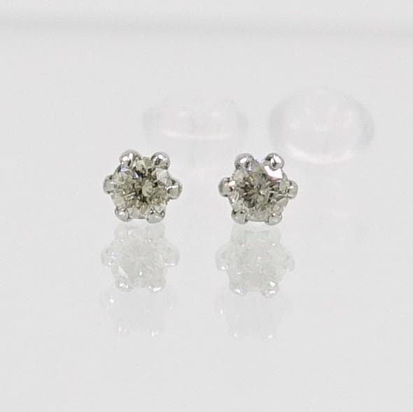 PT 0.17カラット　ダイヤモンド ピアス