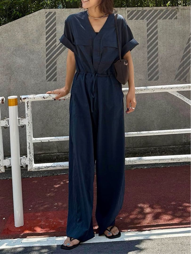 タグ付新品OUTDOOR PRODUCTS ダブルポケットVネックオールインワン