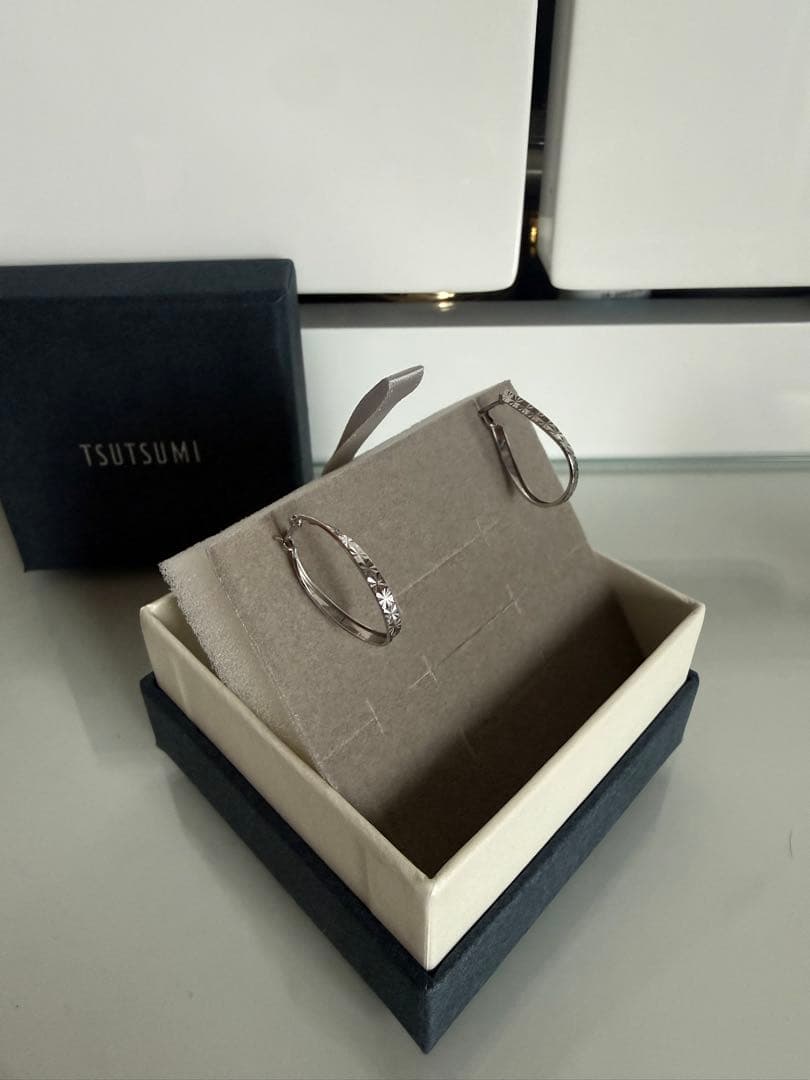 TSUTSUMI K10ホワイトゴールドピアス