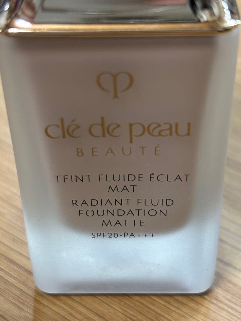 クレドポーボーテ タンフリュイドエクラ マット 35ml