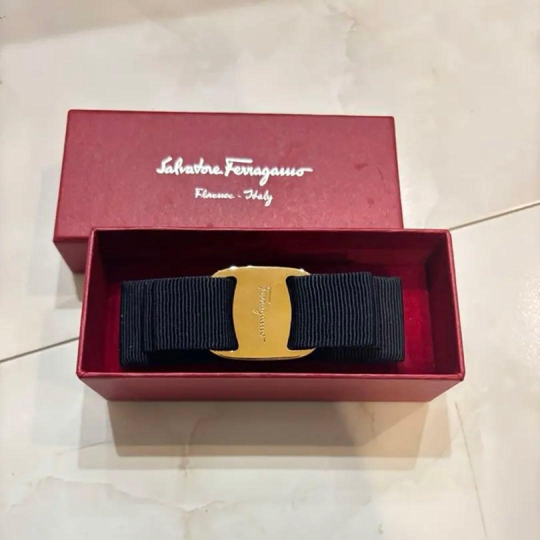 ザルバトーレ　フェラガモ　未使用品
