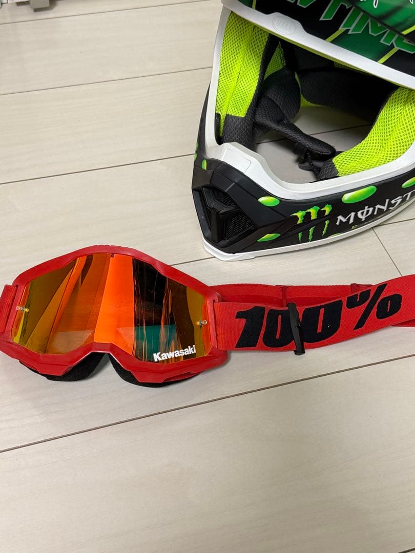 藤*助様 BELL Troy Lee Designs Monster Energ