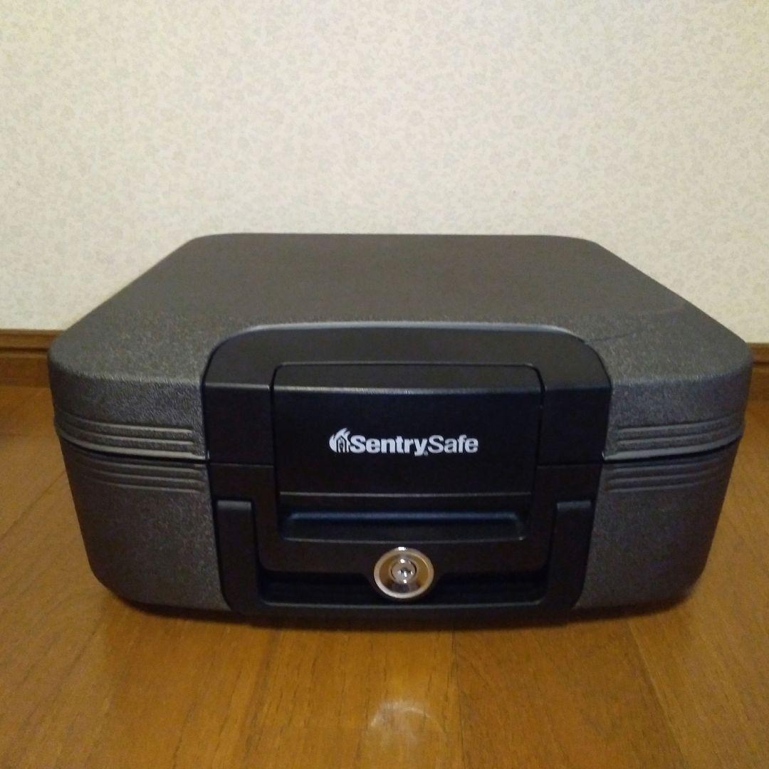 Sentry(セントリー)UL規格 30分 耐火手提げ収納金庫 CHW20101
