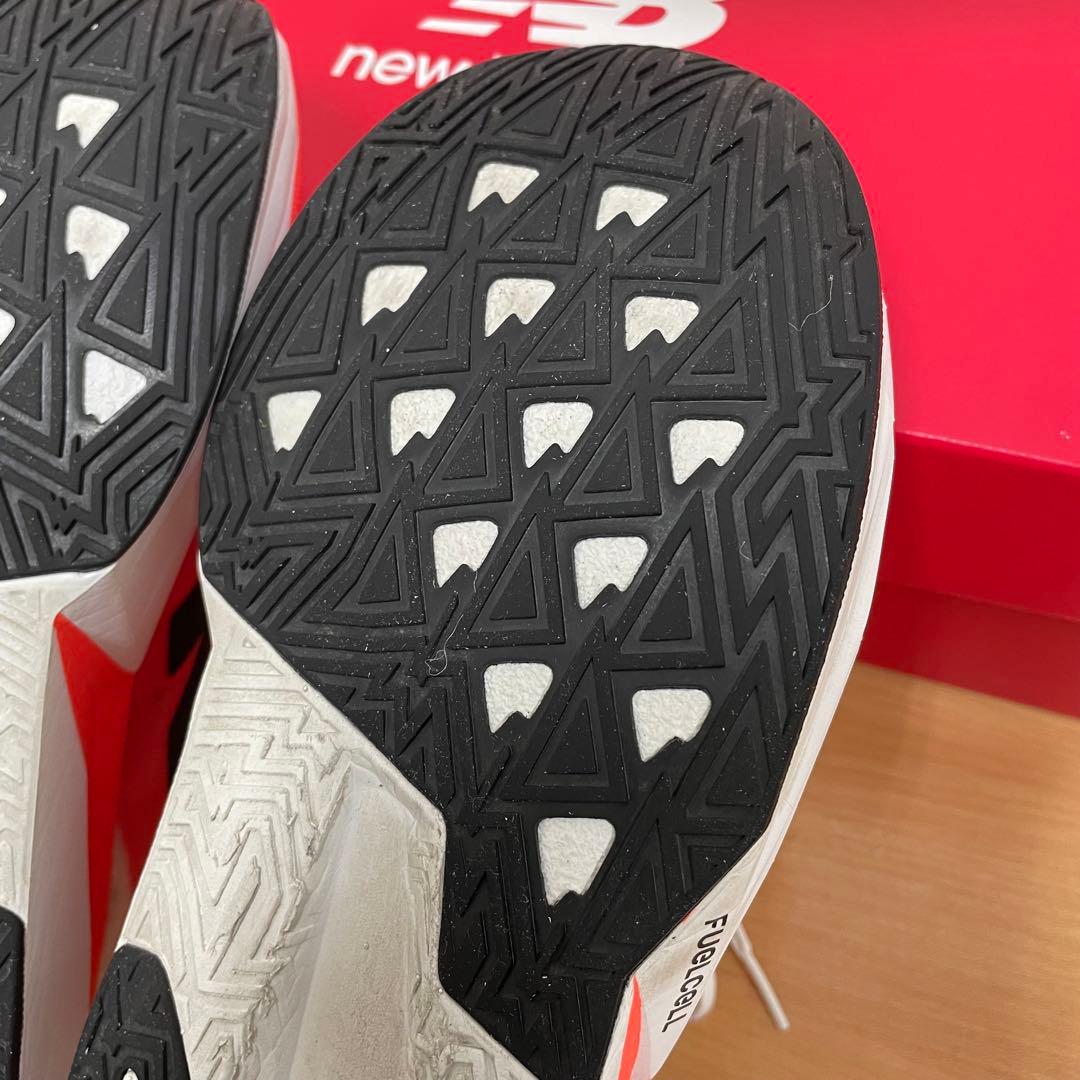 美品　ニューバランス　FuelCell Rebel V5 26センチ