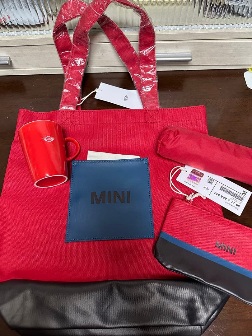 MINI レッドトートバッグ 、ポーチ、折りたたみ傘、マグカップ