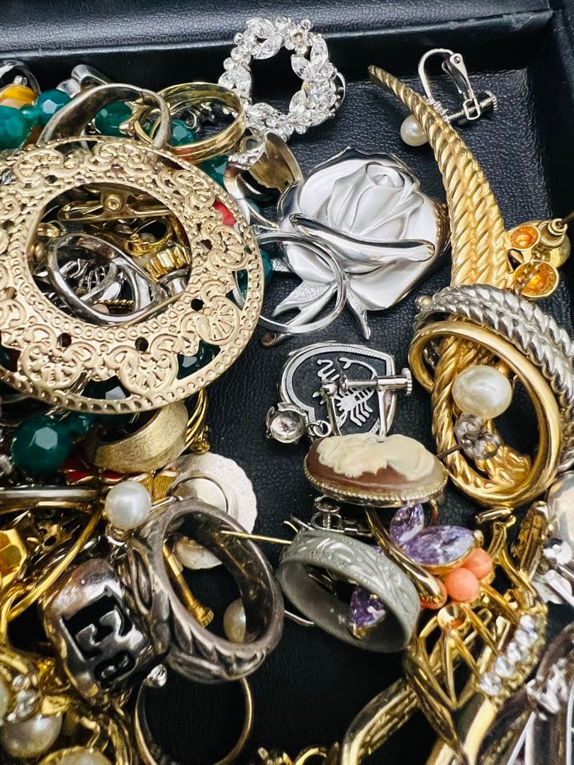 【生前整理　遺品整理】指輪　ブローチ　ネクタイピン　カフス　他　アクセサリー