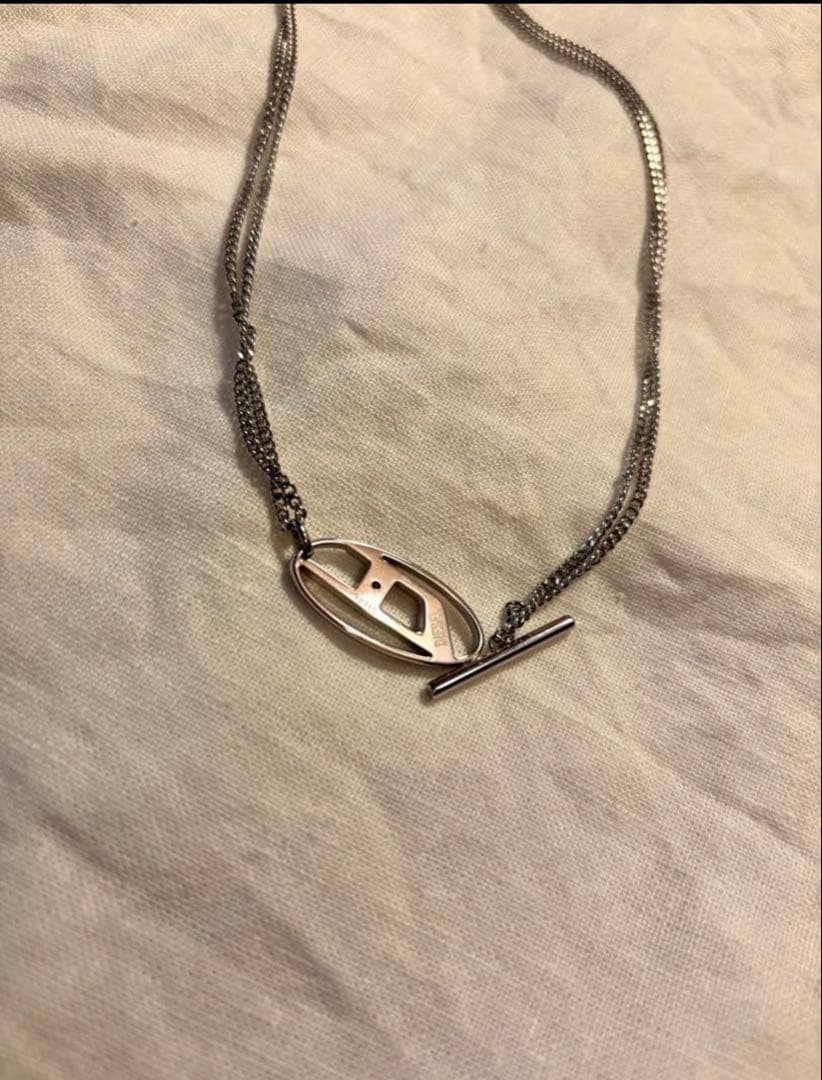 本日発送　美品　DISEL ネックレス Dx1534040