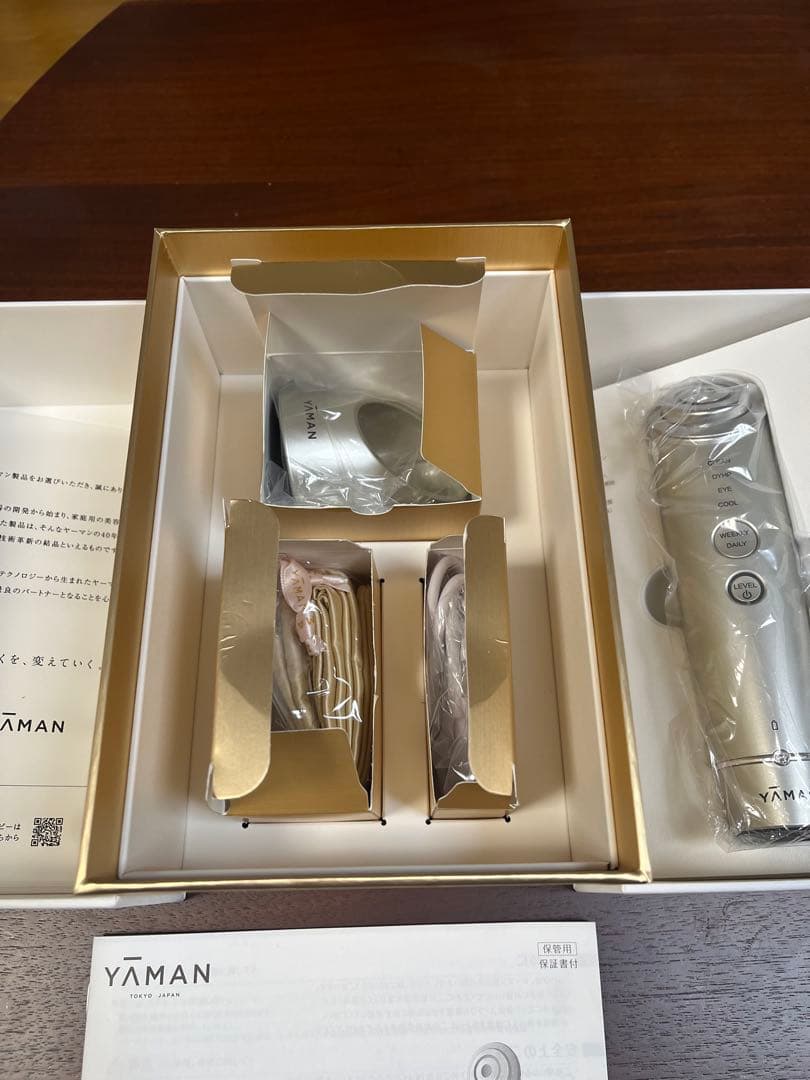 早い者勝ち✨️YAMAN 美顔器 フォトプラスシャイニーネオYJFM18N