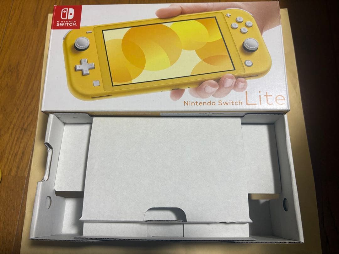 NintendoSwitch Light イエロー 箱あり 中古