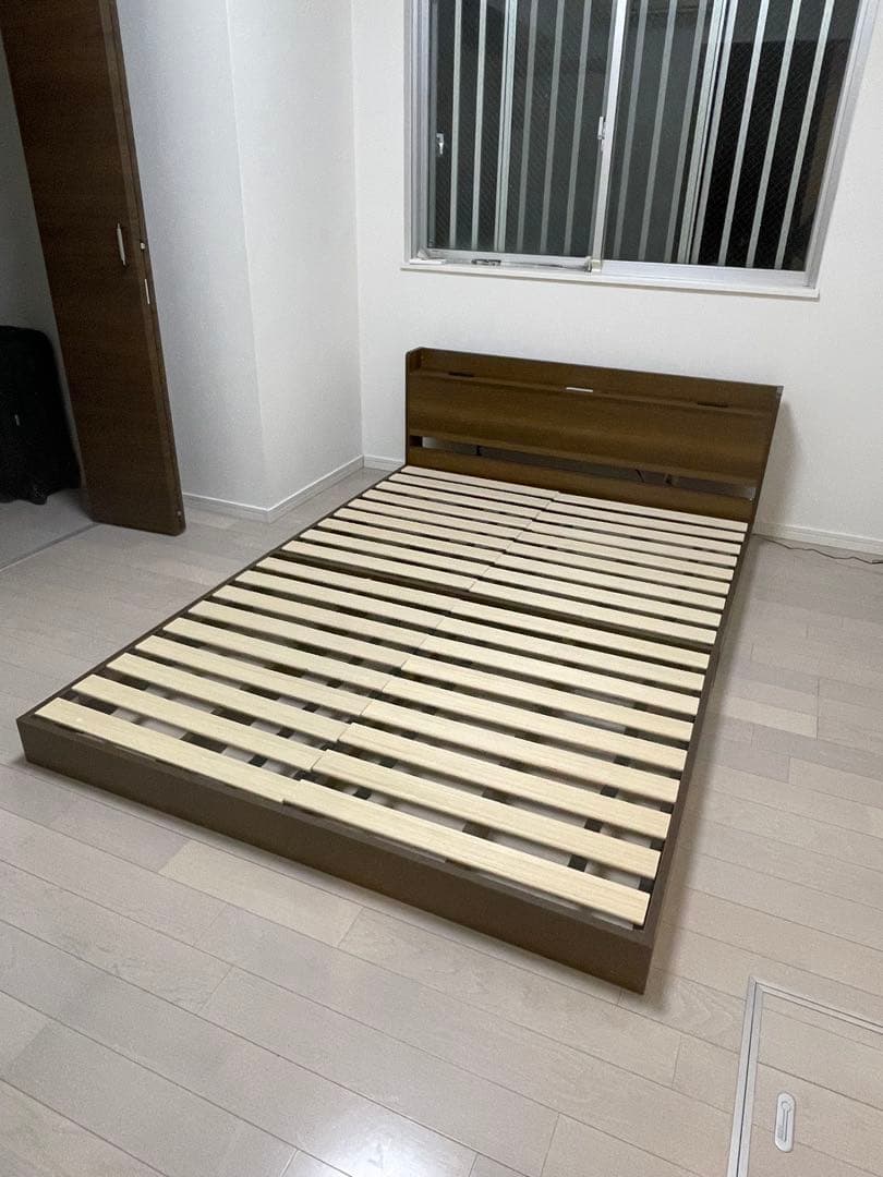 ベッドフレームダブル