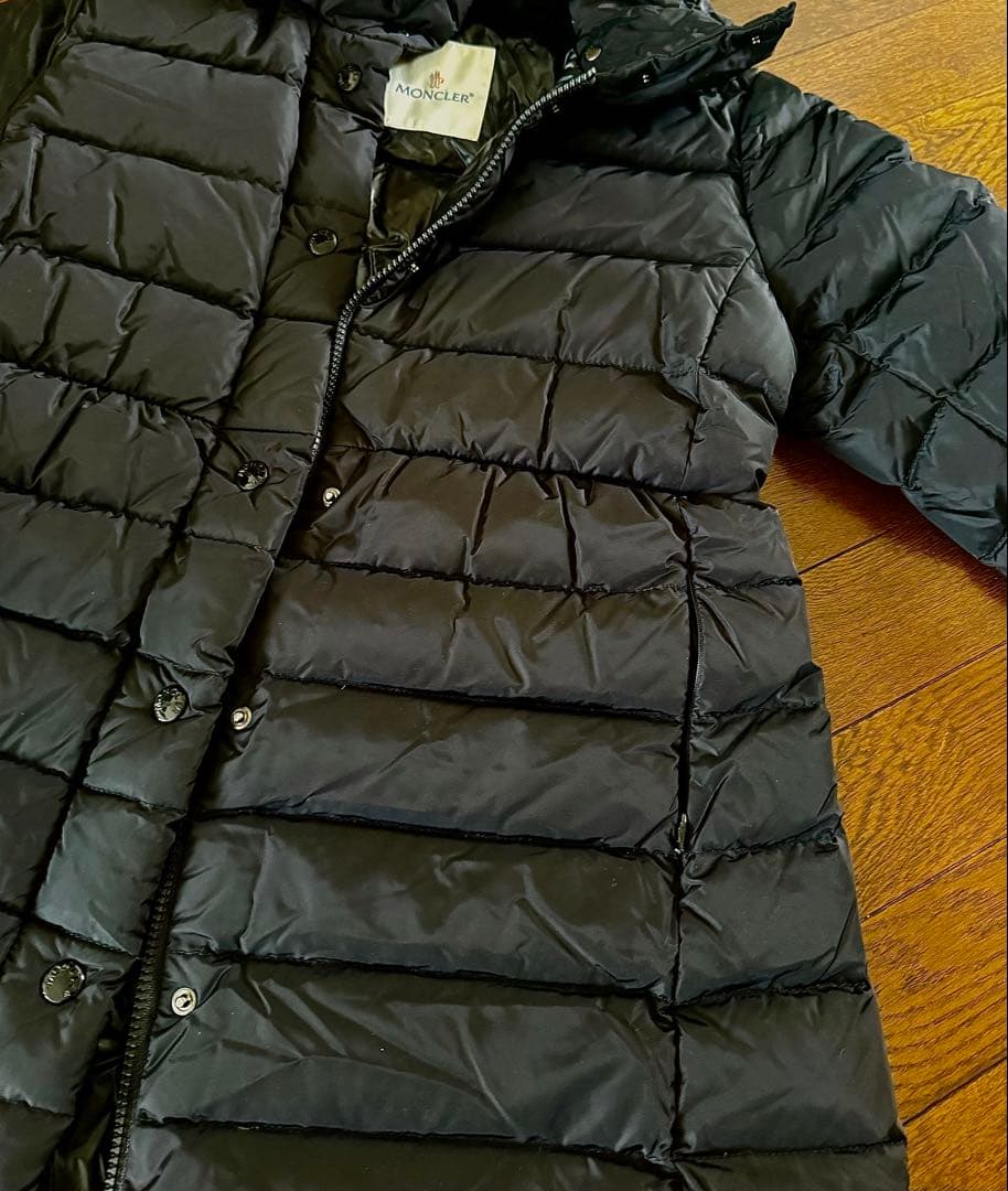 MONCLER アドクサ 1 ブラック ダウンコート フード付き