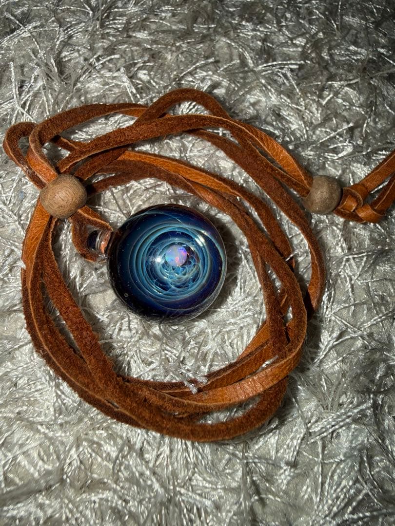 【正規品】+α 宇宙ガラス ペンダント ホワイトオパール