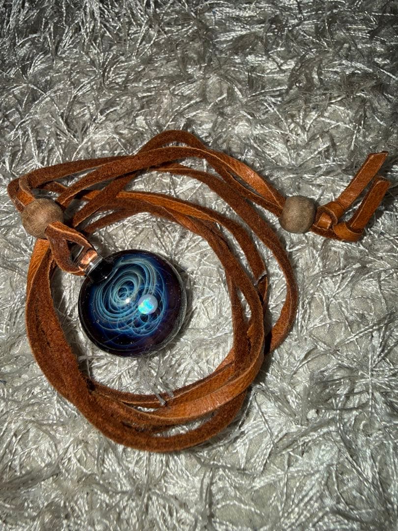 【正規品】+α 宇宙ガラス ペンダント ホワイトオパール