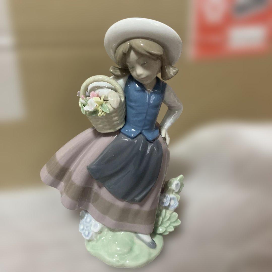 リヤドロ　甘い花の香り　フィギュリン