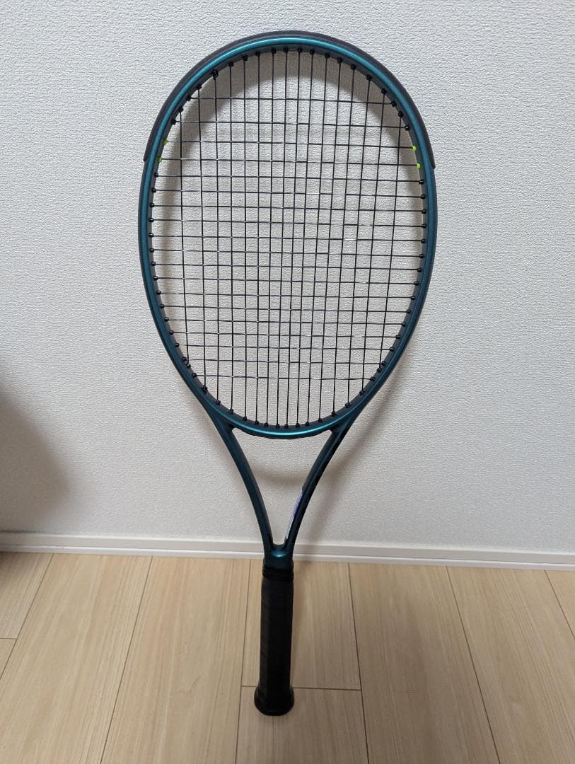 Wilson Blade v9 16x19 グリップ3 305g