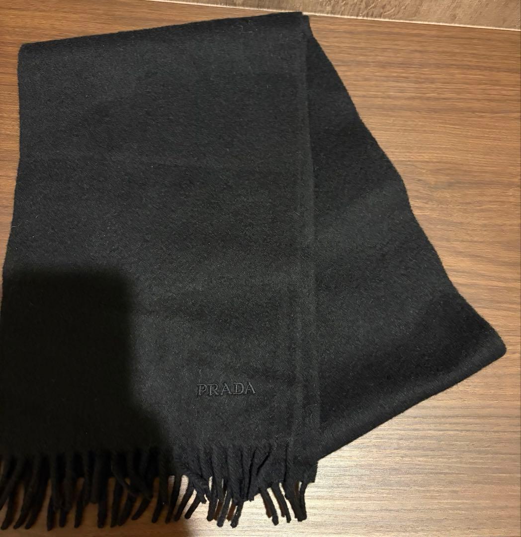 PRADA ブラック マフラー