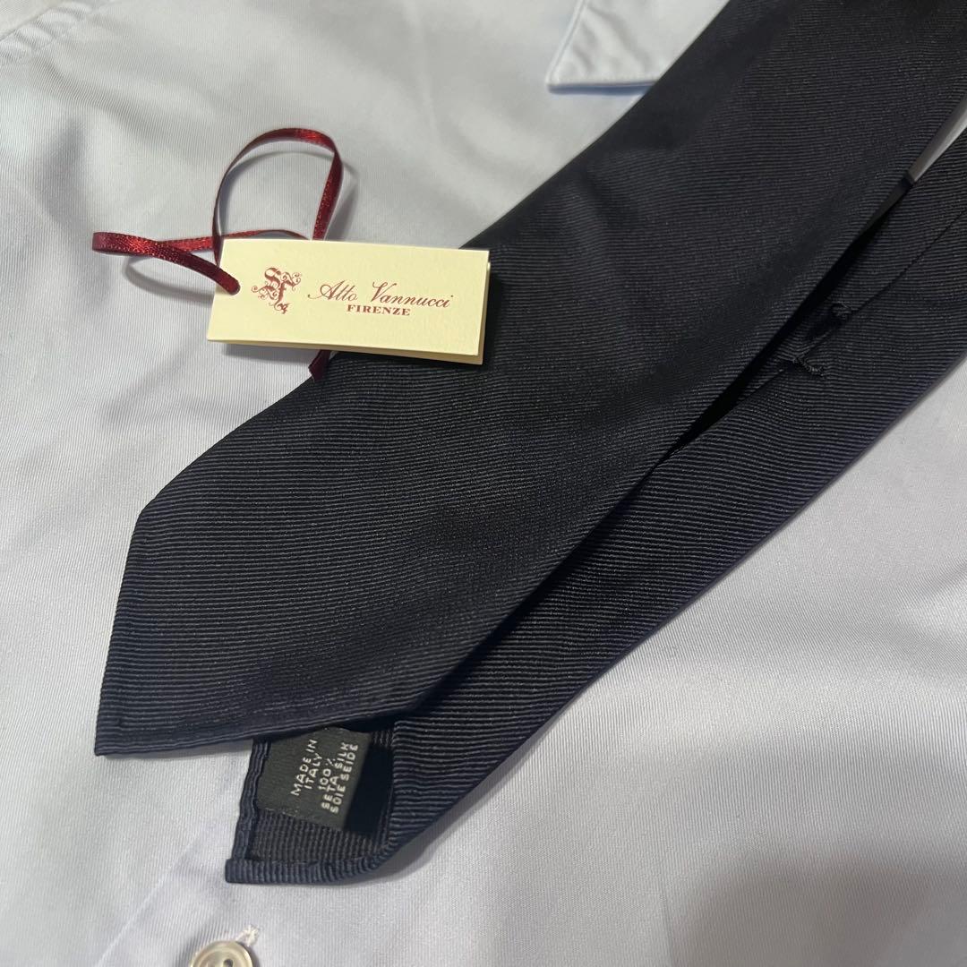 美品 Atto Vannucci アットヴァンヌッチ ネクタイ ネイビー 無地