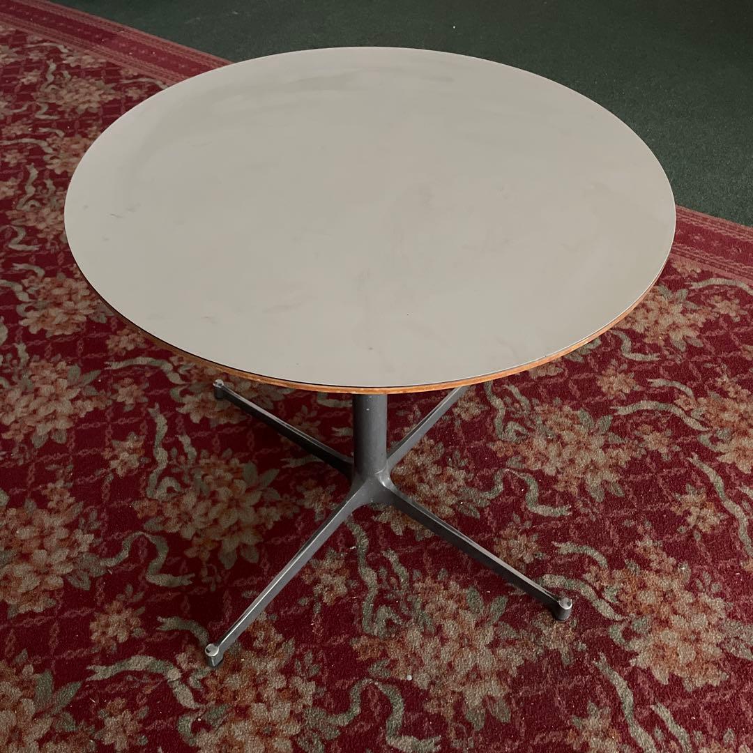 円形ダイニングテーブル