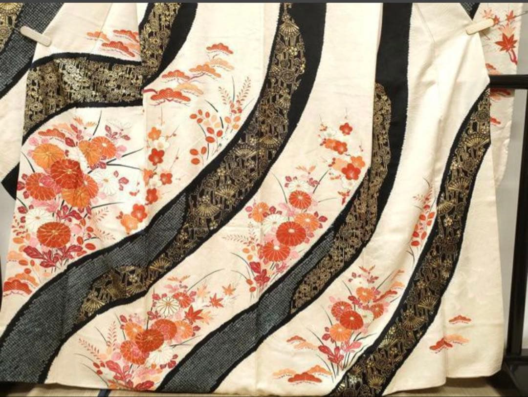 振袖 フルセット6点サイズM〜Ｌ駒刺繍　絞り　檜扇枝花文　金彩　正絹