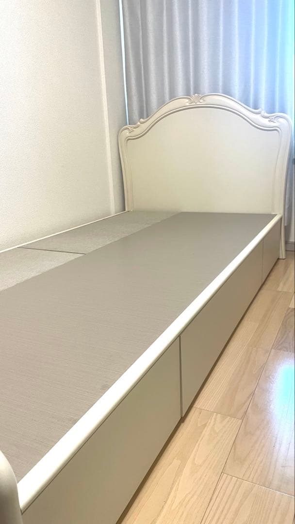 ホワイト シングルベッドフレーム クラシック、大塚家具