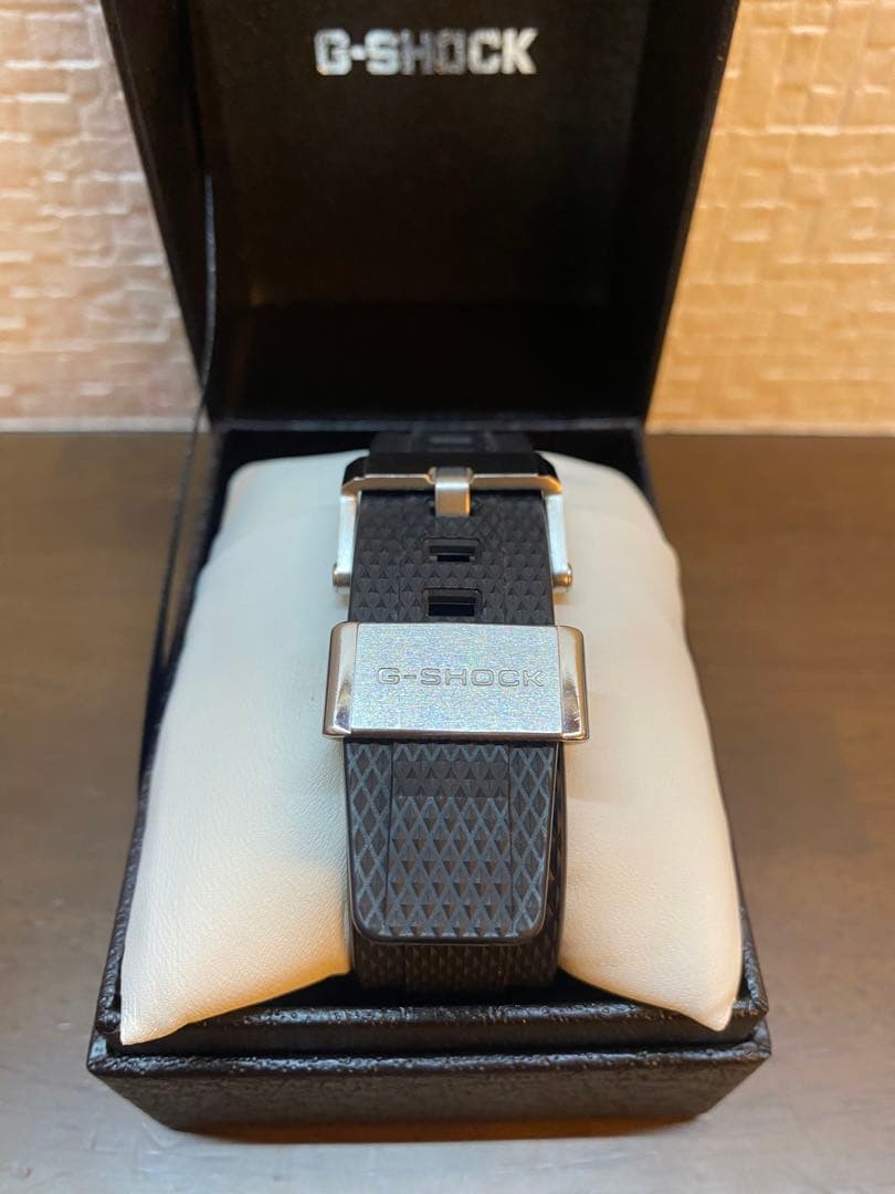 【箱付き極美品/レア】G-SHOCK GST-B100X-1AJF 海外セレブ