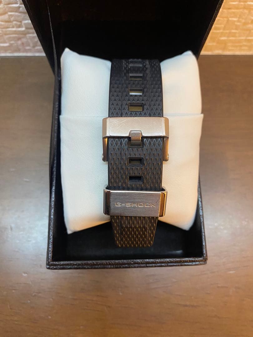【箱付き極美品/レア】G-SHOCK GST-B100X-1AJF 海外セレブ