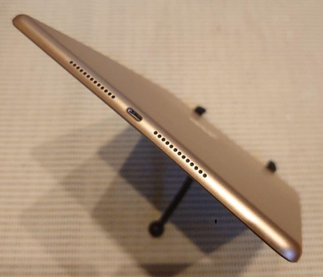完動品iPad第8世代(A2270)本体128GBゴールド送料込TQ1GJ