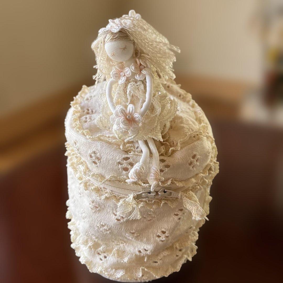 サエラヒスクローネ化粧ポーチ