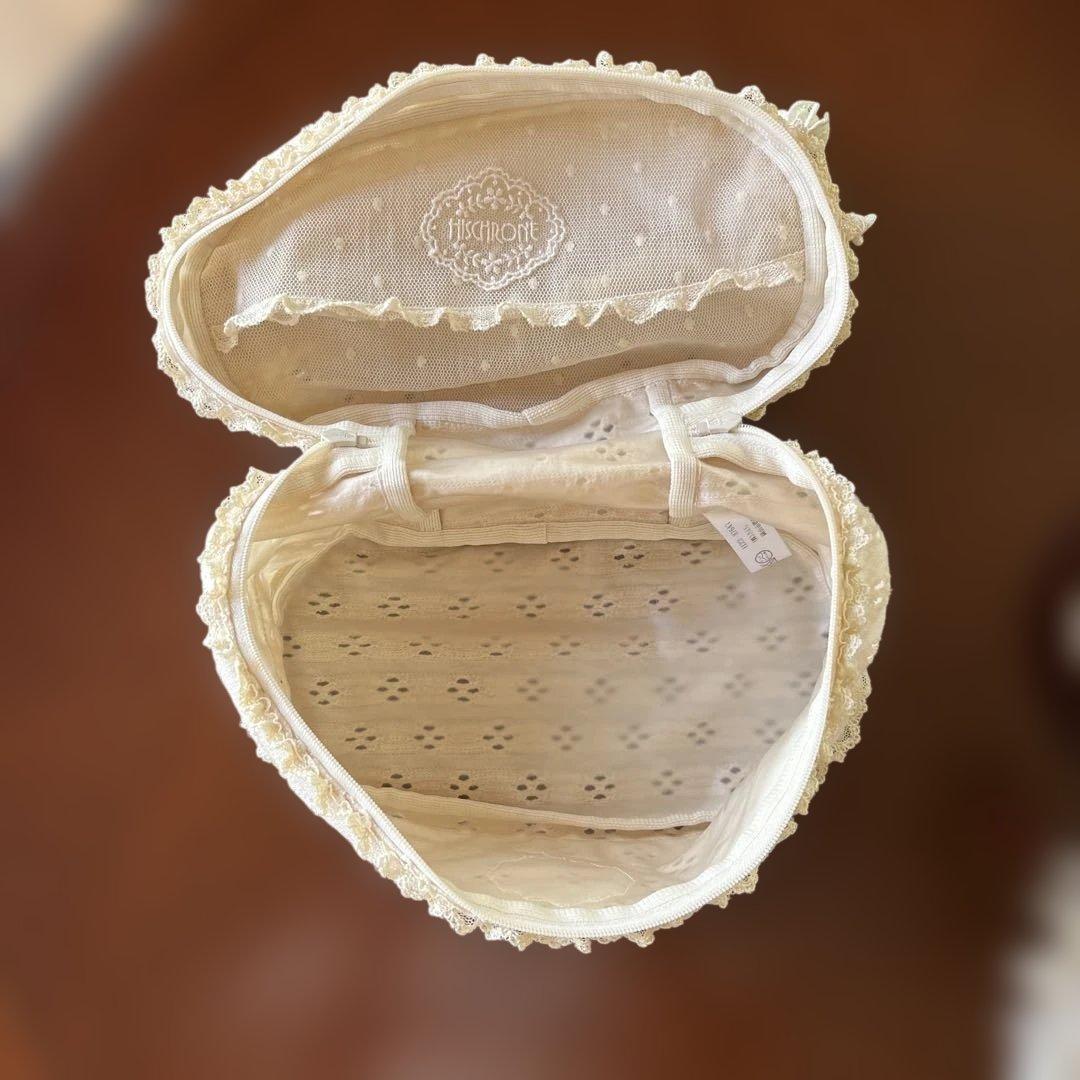 サエラヒスクローネ化粧ポーチ