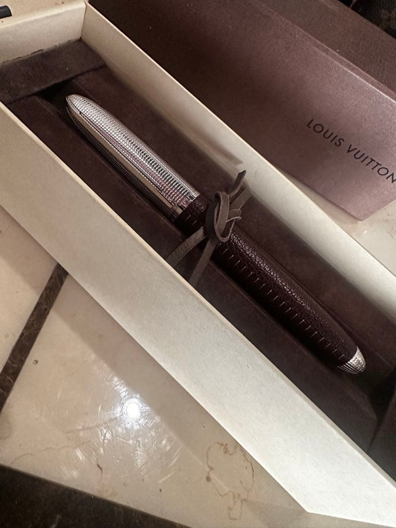 希少 LOUIS VUITTON ローラーボール レザーカバード