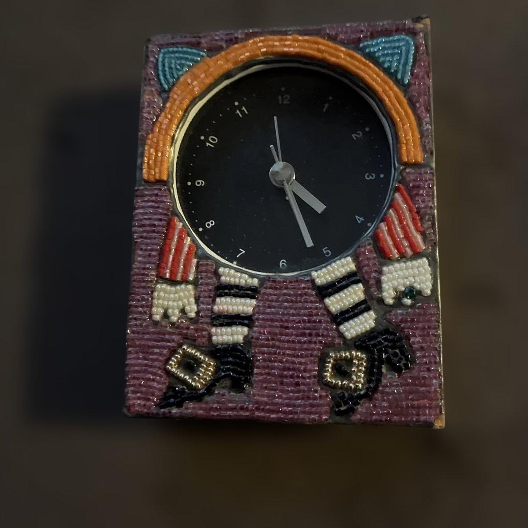 アルベロベロ猫耳ビーズ装飾時計