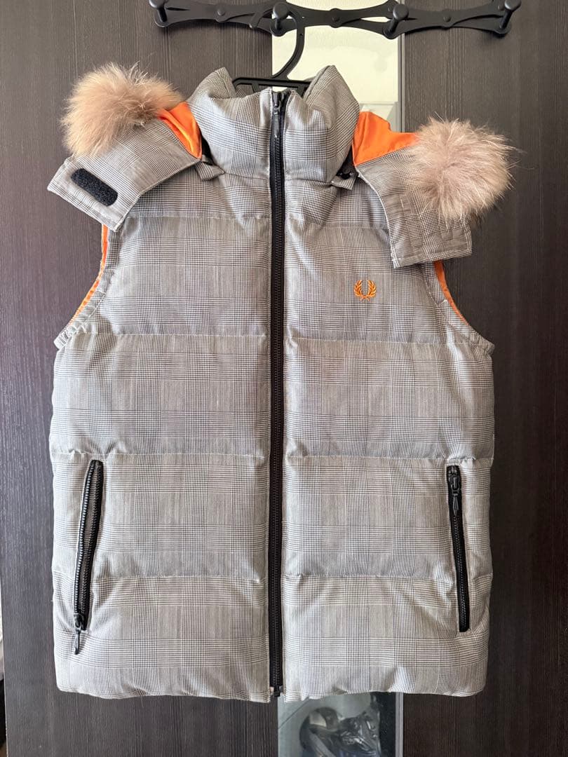 FRED PERRY ファー付きダウンベスト