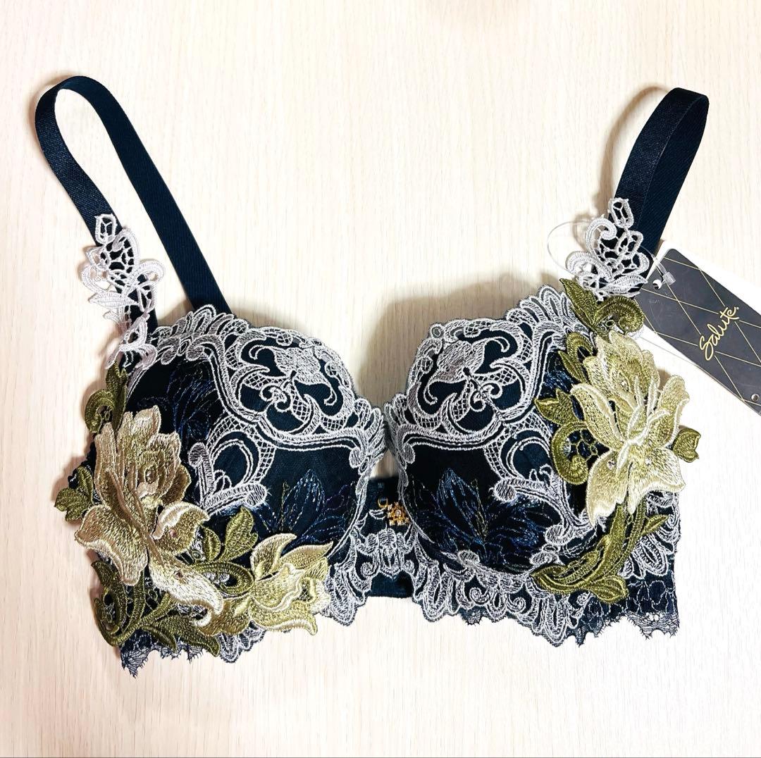 Salute サルート BTJ482 82 ブラジャー プッシュアップD65