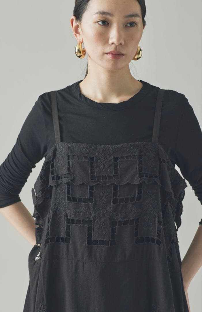 Curensology⭐︎ カットワーククロスブラウス