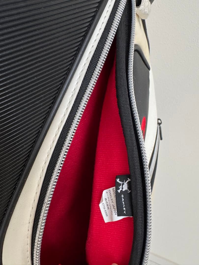 ゴルフバッグ　キャディバッグ　オークリー　ホワイト