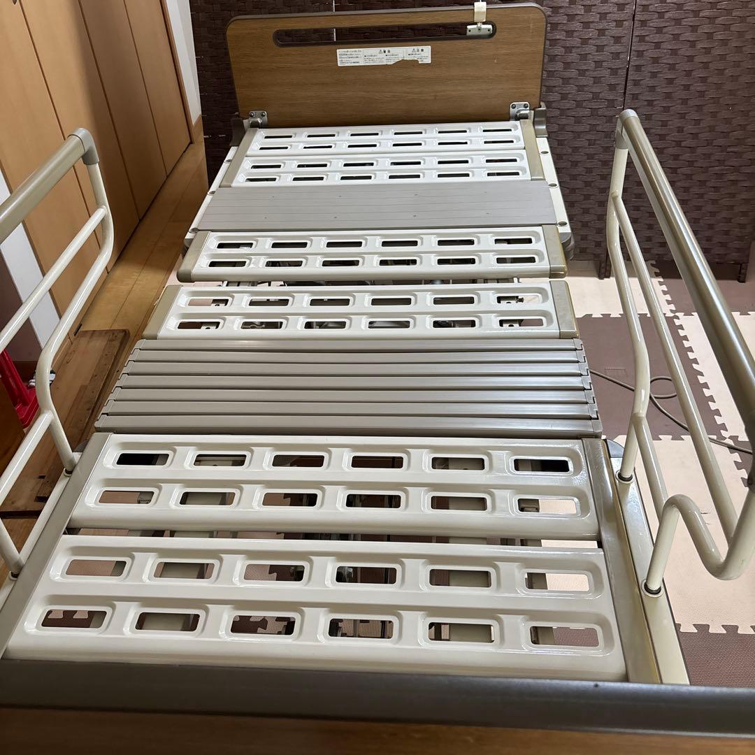 パラマウントベッド 電動介護ベッド　送料込み 9／21までの出品