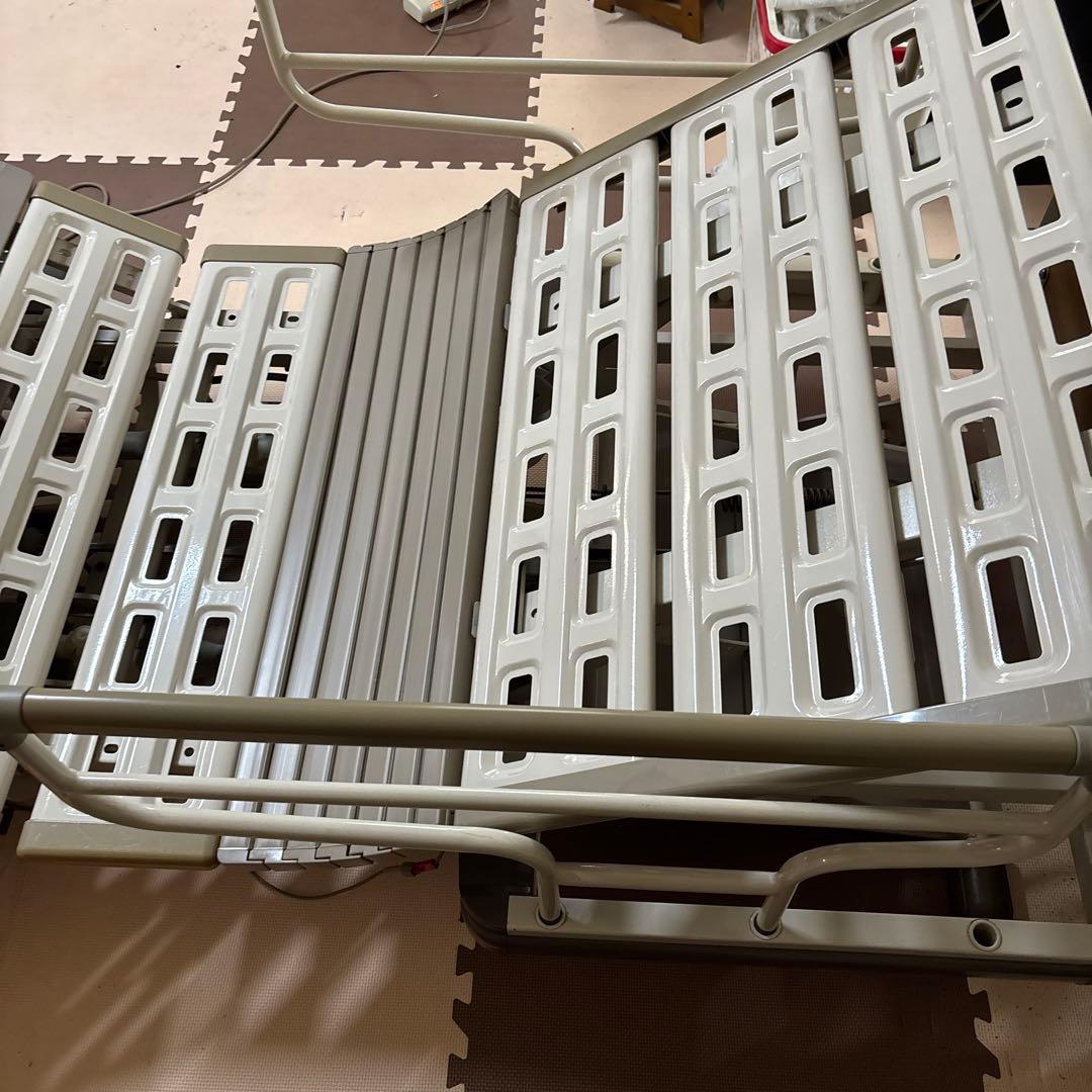 パラマウントベッド 電動介護ベッド　送料込み 9／21までの出品