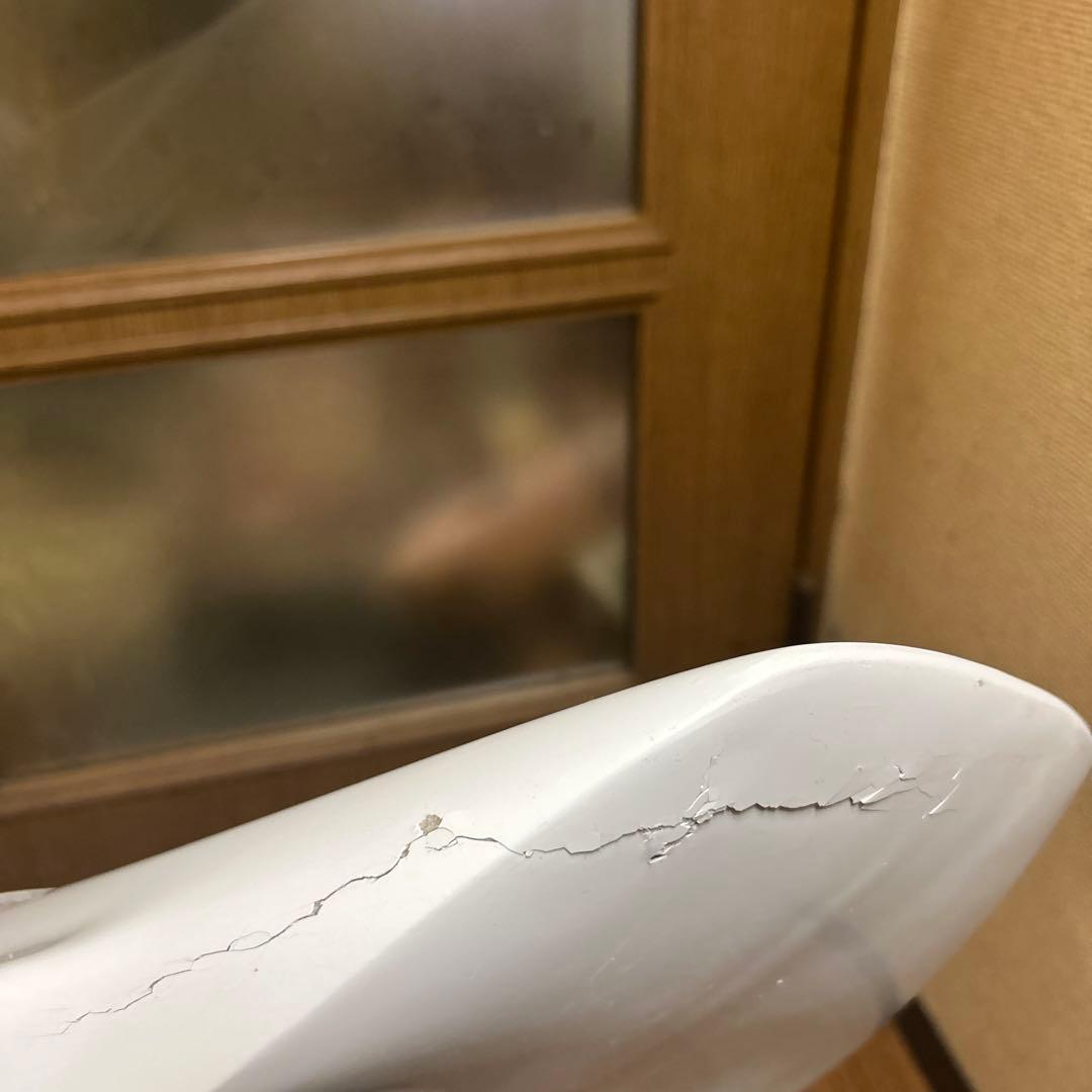 FRP製 NS-1 シートカウル 流線型デザイン 取り付け穴あり　ひび割れあり。