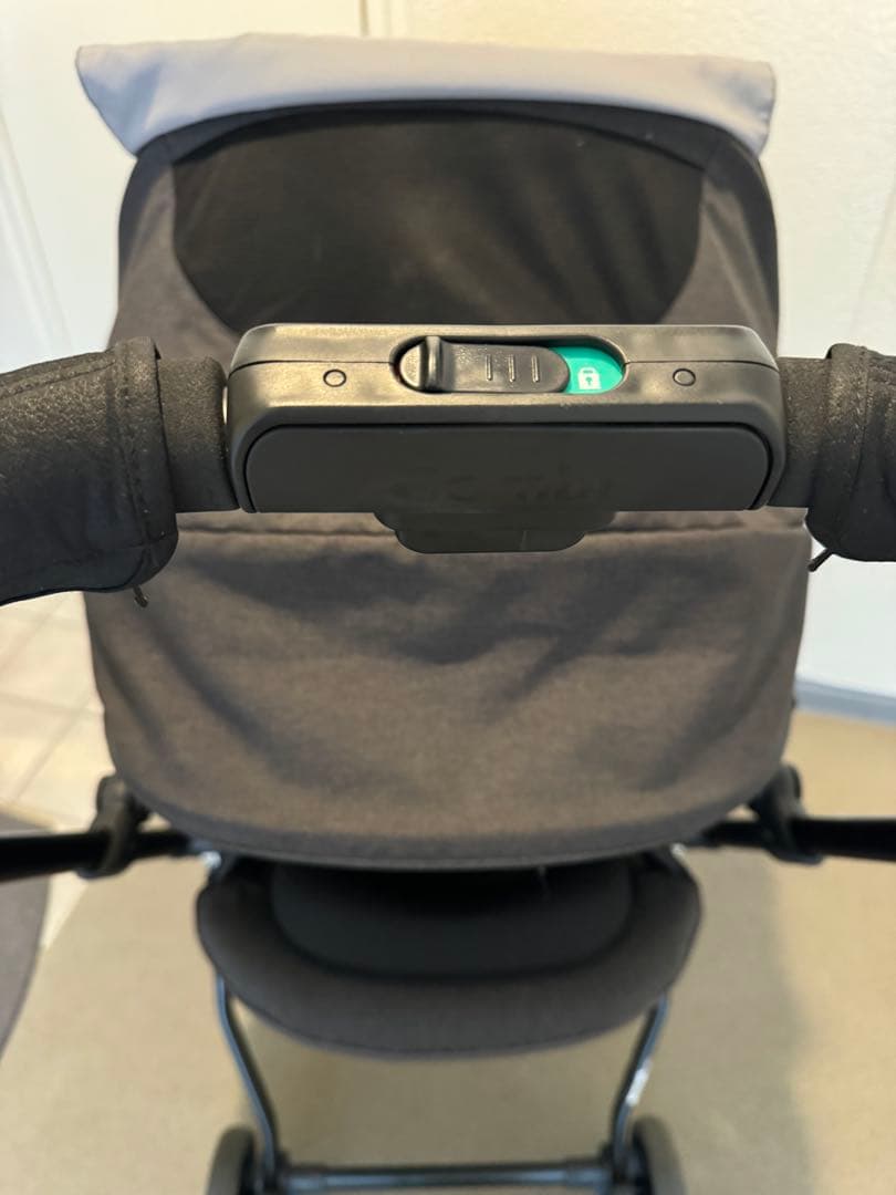 コンビ　ラベリタ　ベビーカー　エッグショック