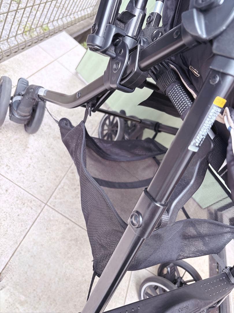 【美品】コンビ ベビーカー スゴカル 4 キャス エアー エッグショック