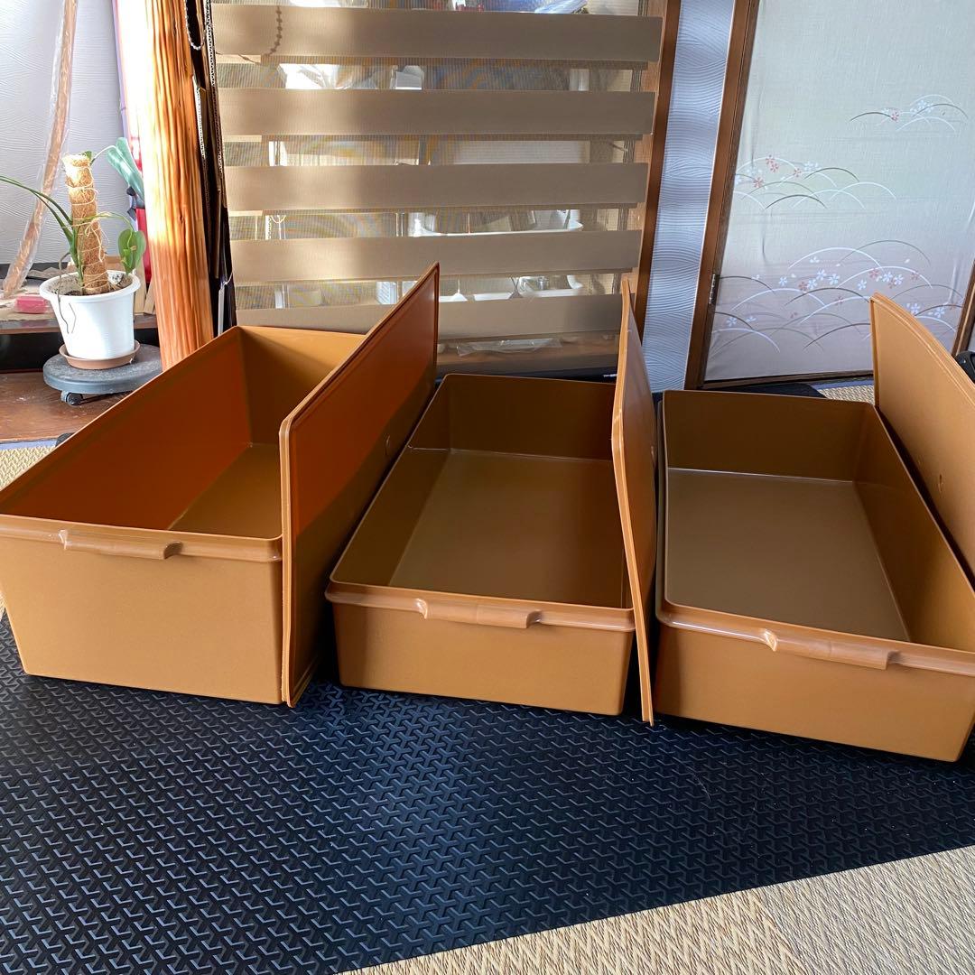 タッパーウェアの衣装ケース　3個セット