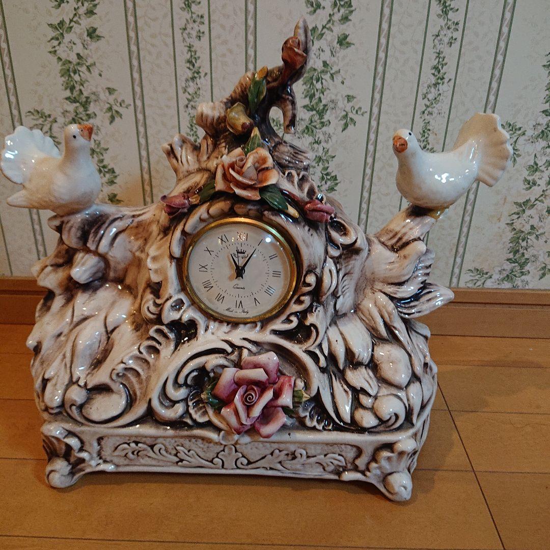 美品、イタリア製、カポディモンテ時計付き陶花と鳩2羽