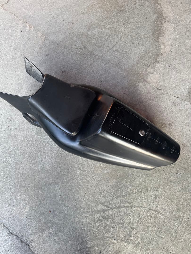 NS1 純正リアカウル